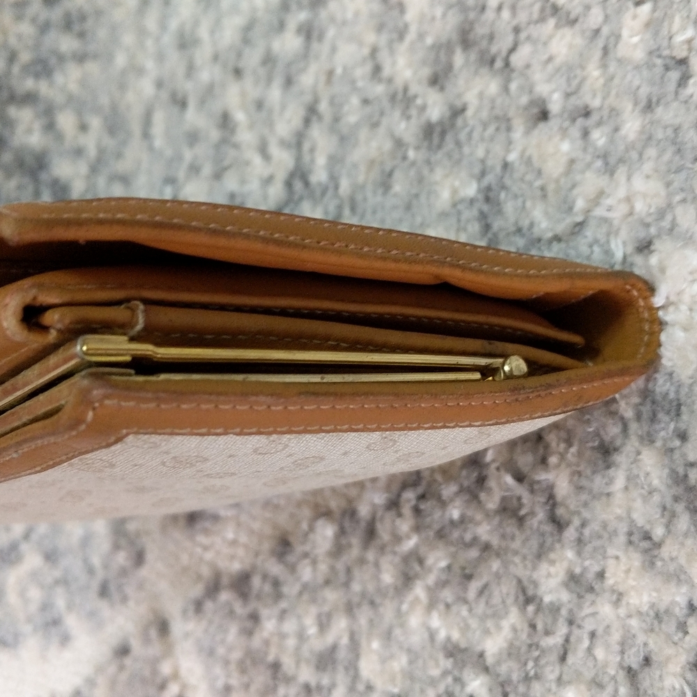 Gucci Beige Canvas Continental Wallet with Brown Leather Trim and Gold Hardware - Picture 4 of 16
